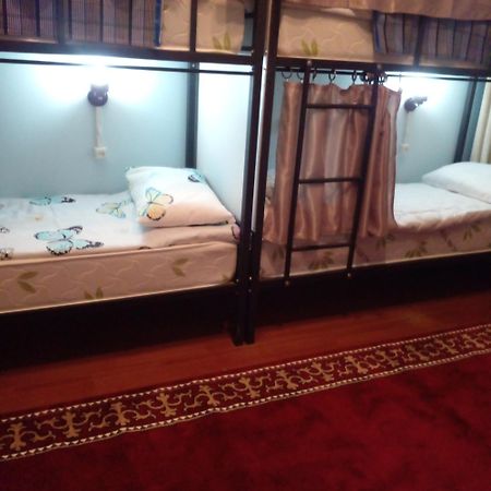 Auberge de jeunesse Aya Sofia à Bichkek Extérieur photo